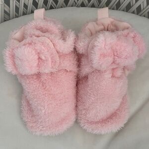 Robeez Plush Bow Snap Booties Light Pink